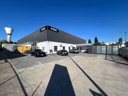 bâtiment commercial à louer à zwijnaarde