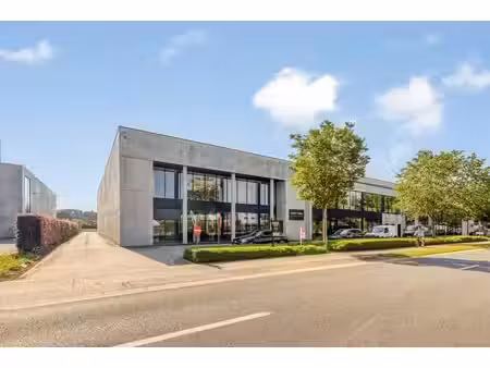 bureau (386 m²) à loppem  juste à l'entrée et à la sortie de