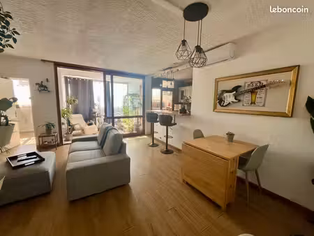 t4 lumineux avec loggia + garage