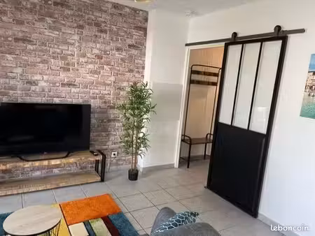 t2 meublé 36 m2 piscine-parking- haut de billère