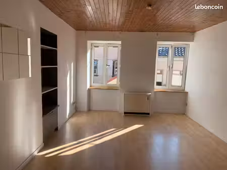 3 pieces dans l'enceinte du chateau de la petite pierre