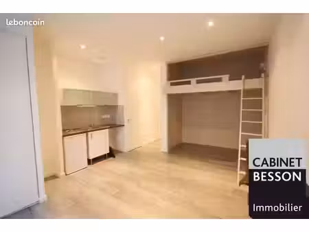studio 1 pièce 25 m²