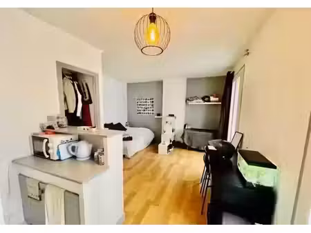 location appartement 1 pièce 22 m² à paris 7ème (75007)  775 €