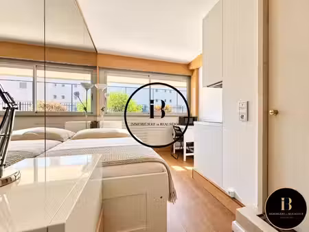 location meublée appartement 1 pièce 11 m² à neuilly-sur-seine (92200)  795 €