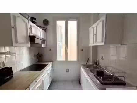 location meublée appartement 3 pièces 44 m² à nice (06000)  850 €