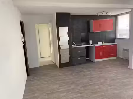 location appartement 2 pièces 44 m² à angers (49000)  658 €