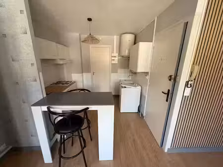 location appartement 1 pièce 23 m² à chatellerault (86100)  320 €