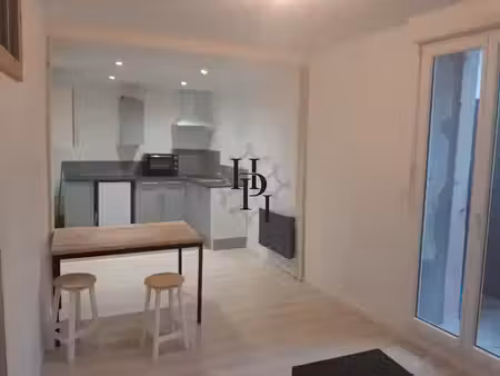 location meublée appartement 2 pièces 42 m² à saint-affrique (12400)  495 €