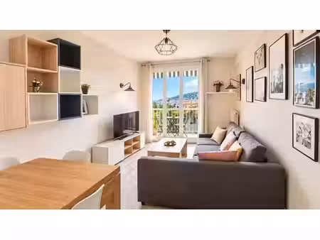 location meublée appartement 3 pièces 53.36 m² à nice (06000)  1 337 €