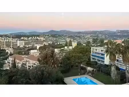 location meublée appartement 2 pièces 43 m² à nice (06000)  1 250 €