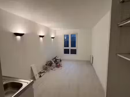 location appartement 1 pièce 19 m² à cergy (95000)  600 €
