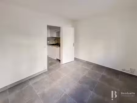 location appartement 1 pièce 14 m² à paris 16ème (75016)  669 €