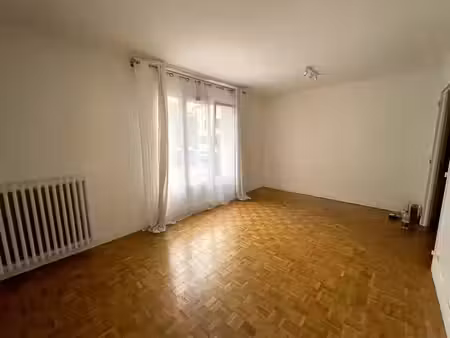 location appartement 4 pièces 81.95 m² à chatou (78400)  1 538 €