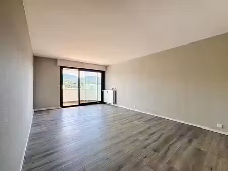 location appartement 4 pièces 84 m² à thonon-les-bains (74200)  1 500 €