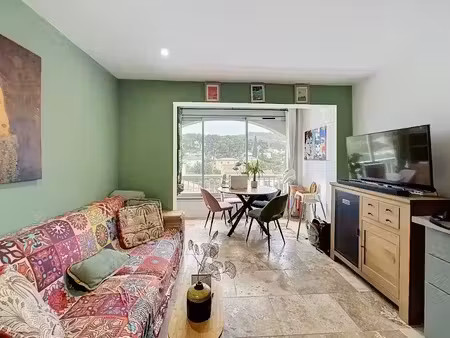 location meublée appartement 4 pièces 53 m² à saint-mandrier-sur-mer (83430)  950 €