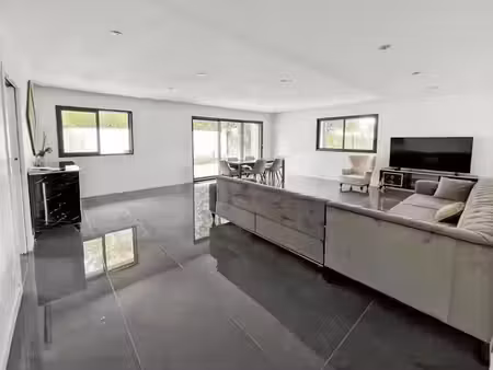 location maison 6 pièces 162.9 m² à la ville-aux-dames (37700)  1 700 €