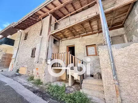 lumbin – maison de ville de 114 m² à rénover