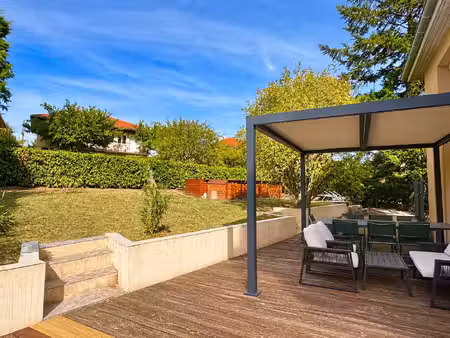 exclu st-genis-les-ollieres maison renovee avec piscine