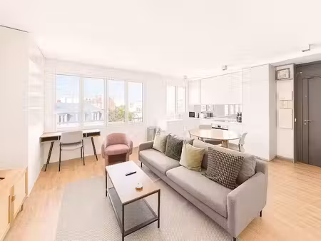 location meublée appartement 3 pièces 56.24 m² à paris 16ème (75016)  2 029 €