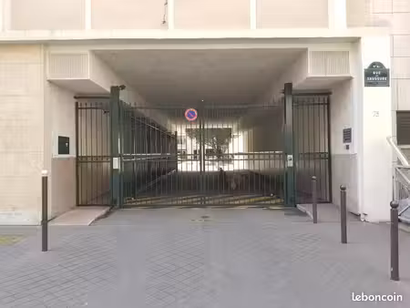 parking 5 m² paris