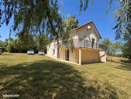 pavillon 6 pièces 200 m²