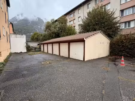 a vendre : garage st jean de maurienne