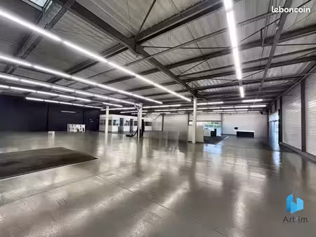local 1000 m² arnage