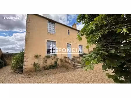ancien presbytère proche forêt de sillé