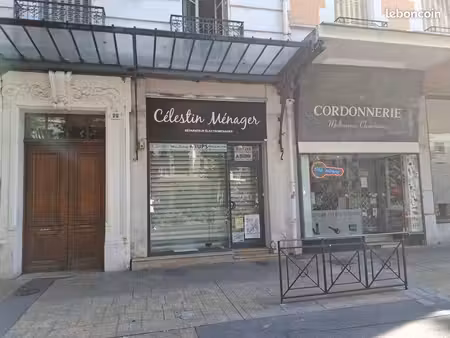 local 81 m²