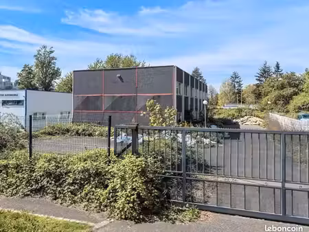 bureaux à louer – plusieurs surfaces disponibles : 15  20 et 140 m²