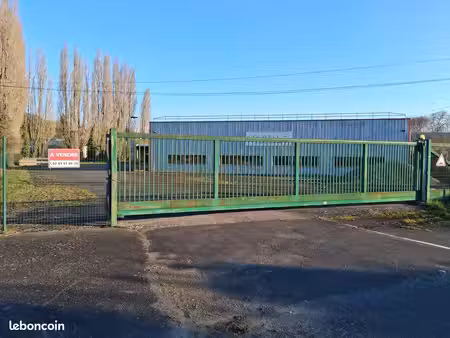 entrepôt de 2 000 m²