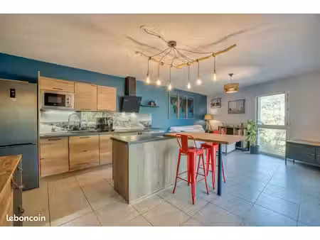 appartement 2 pièces – 52 m² – terrasse 13m2 – garage 20m2