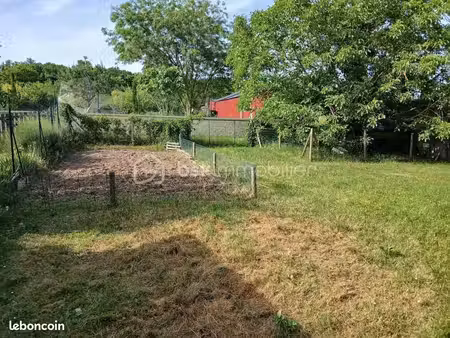 terrain 1 016 m² longueville