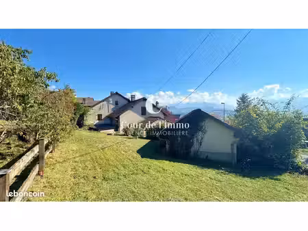 propriété 5 pièces 145 m²