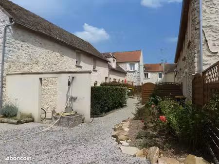 dans ancien corps de ferme - 2 pieces 34 67 m² terrasse