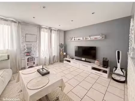 à vendre – charmante maison f3 avec 2 jardins & box – dammarie-lès-lys