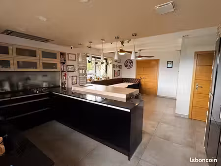 maison jumelée ou partie corps de ferme avec terrain