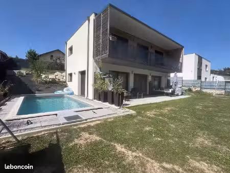villa 4 pièces 145 m²