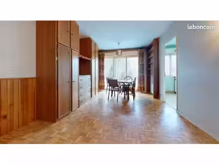 studio 1 pièce 30 m²