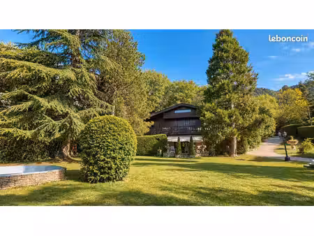 chalet 8 pièces 170 m²