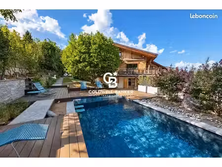 chalet 8 pièces 190 m²