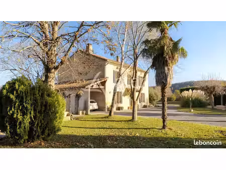 maison 7 pièces 220 m²