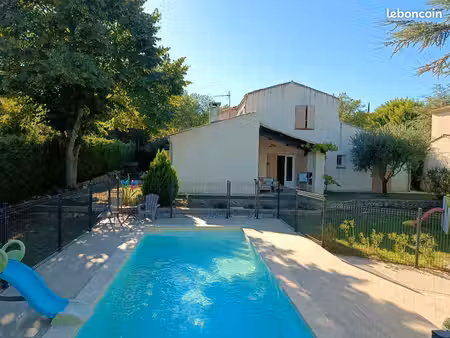 maison familiale avec piscine au calme
