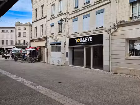 murs commerciaux 42m2+cave 32m2.hypercentre niort