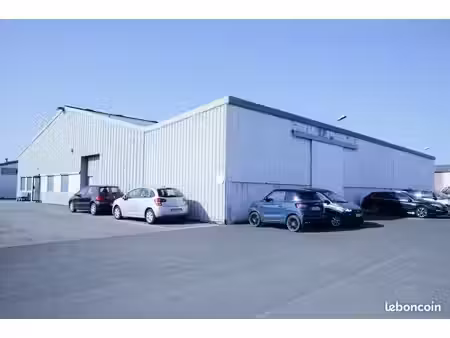 à louer – bâtiment industriel de 800 m² sur terrain clos de 3 000 m²