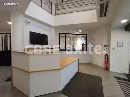 bureaux  local commercial 335 m² annemasse