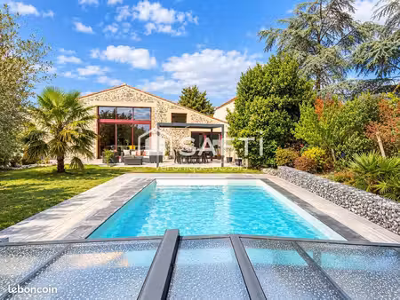 maison 7 pièces 248 m²