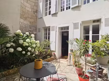 maison de ville 216m2 - 5 chambres - cour - dpe c