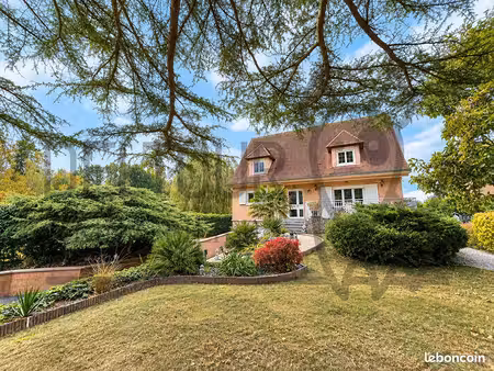 maison 7 pièces 208 m²