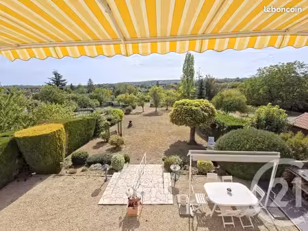maison 8 pièces 193 m²